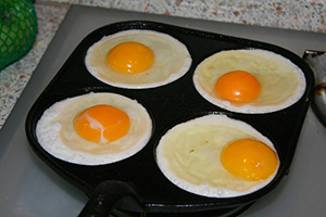 Готовим яичницу в мультиварке: вкусно, просто и полезно