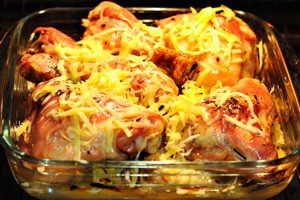 Курица в майонезе в духовке: с чесноком, сыром, картошкой